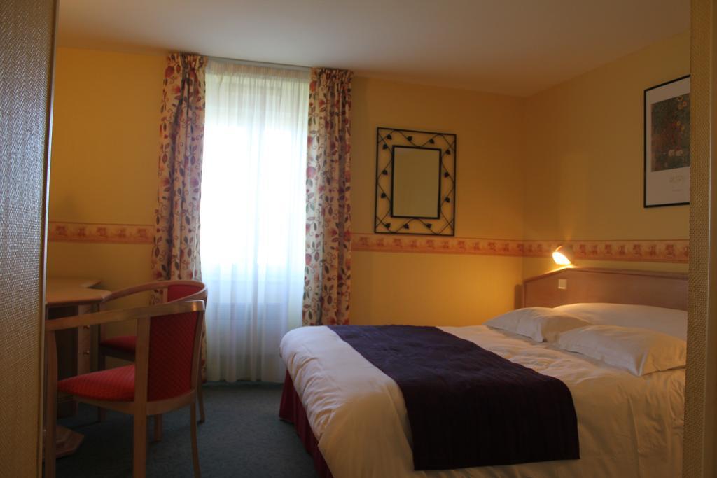 Hotel Des Bains Lancieux Zimmer foto