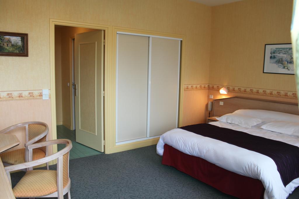 Hotel Des Bains Lancieux Zimmer foto